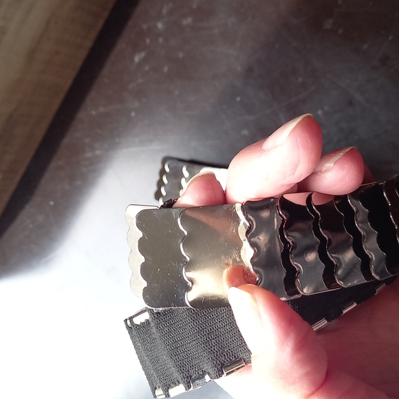 1970's vintage silver tone elastic belt - Picture 8 of 8